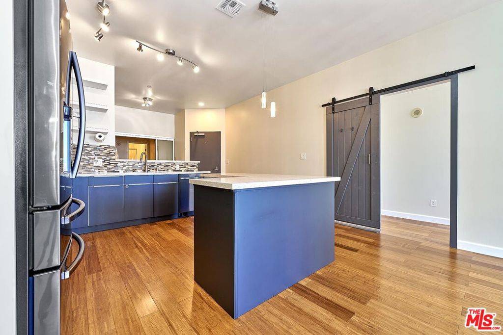 Los Angeles, CA 90010,3810 Wilshire BLVD #801