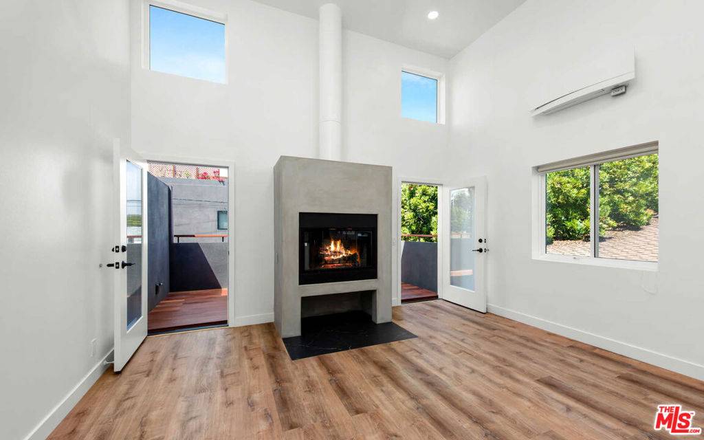 667 Brooks AVE #3, Venice, CA 90291