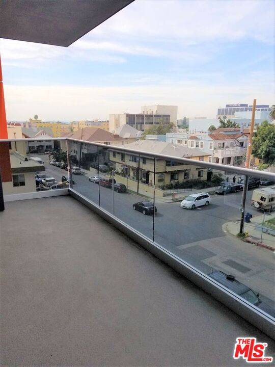 Los Angeles, CA 90017,744 Hartford AVE #205