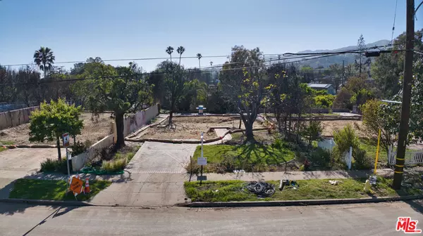 Pacific Palisades, CA 90272,393 N Las Casas AVE