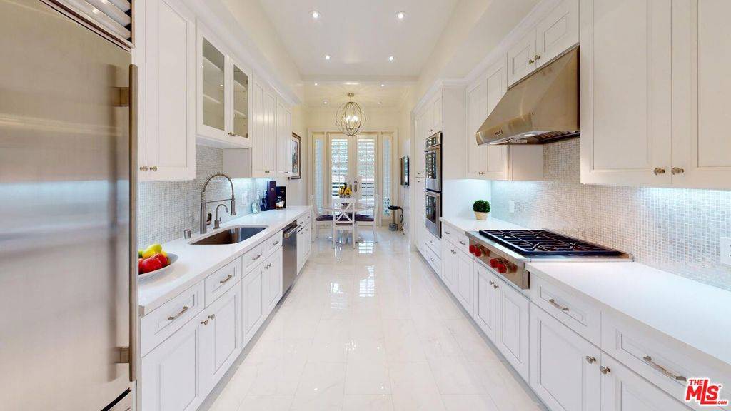Los Angeles, CA 90067,10120 Empyrean WAY #102