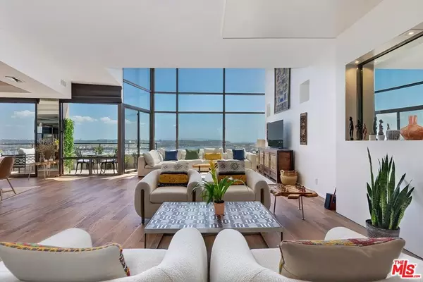 Marina Del Rey, CA 90292,4335 Marina City Drive #PH34