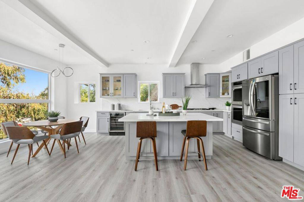 Los Angeles, CA 90039,2635 Adelbert AVE