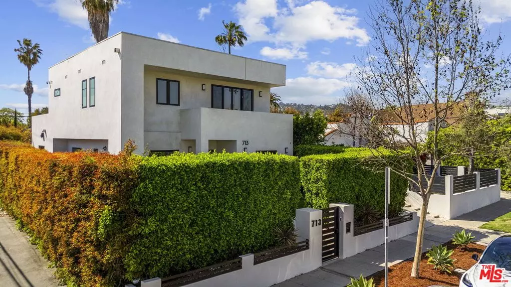 Los Angeles, CA 90046,713 N Sierra Bonita AVE