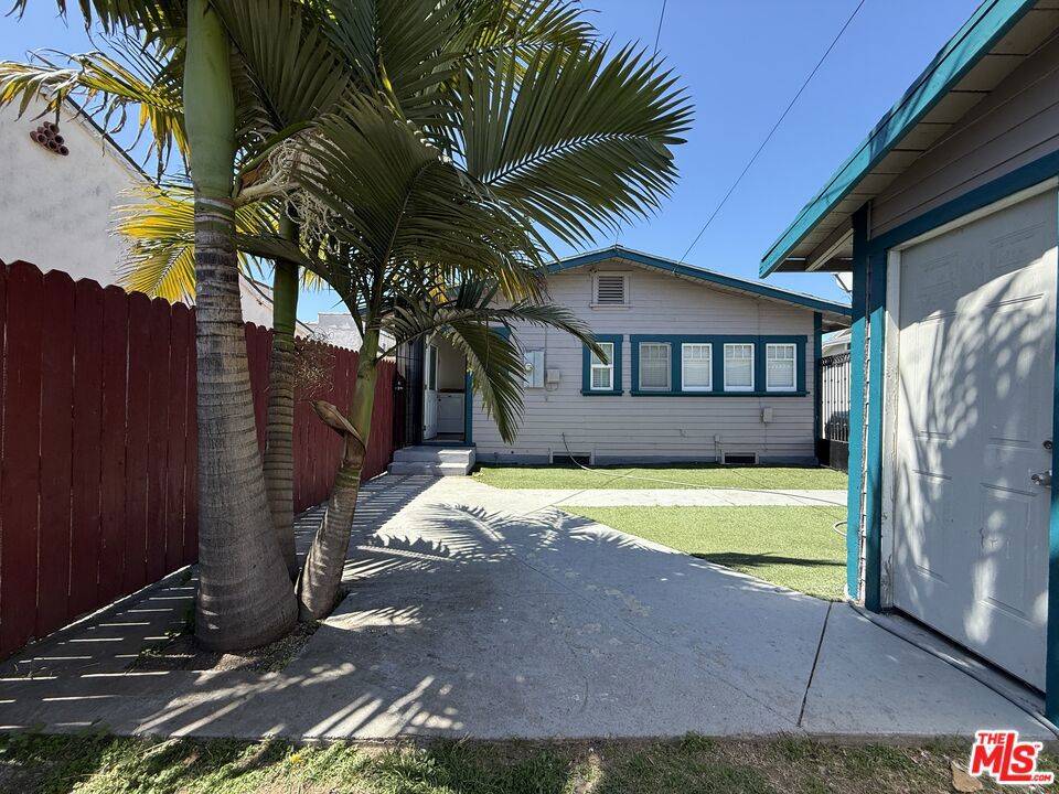 Huntington Park, CA 90255,7034 Miles AVE