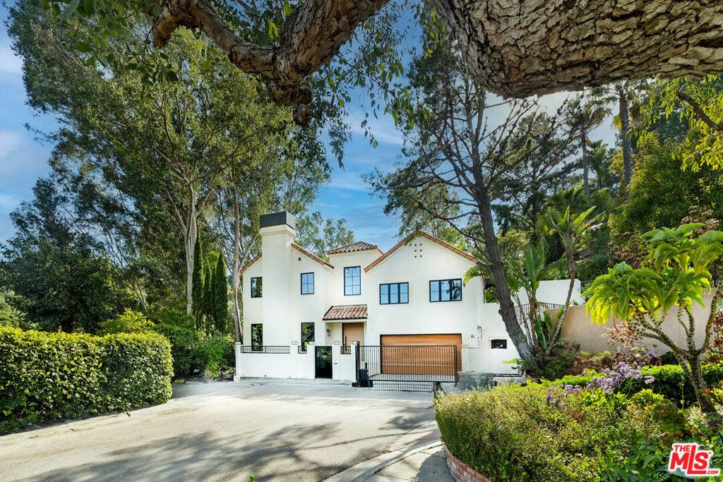 Los Angeles, CA 90046,8171 Tianna RD