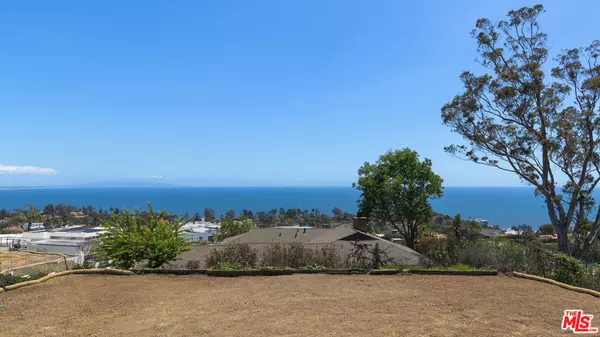 Pacific Palisades, CA 90272,729 Enchanted WAY