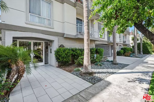 West Hollywood, CA 90048,117 S Clark DR #102