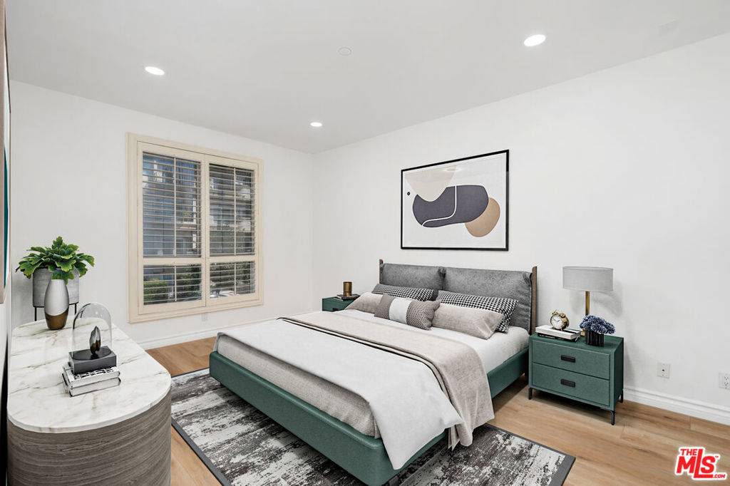 West Hollywood, CA 90048,117 S Clark DR #102