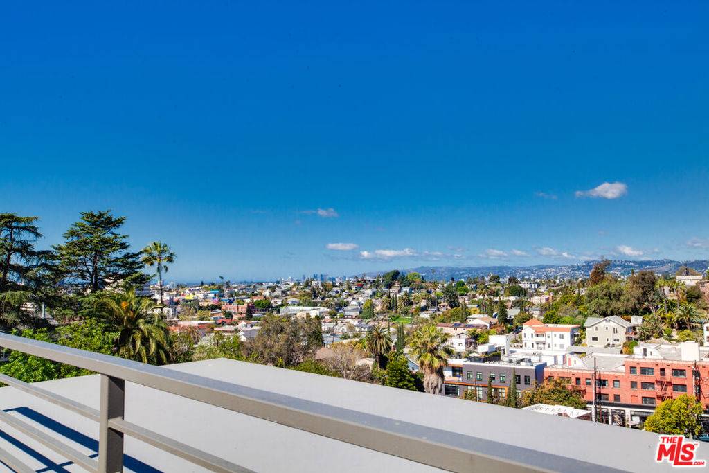 Los Angeles, CA 90026,1633 N Bruce CT