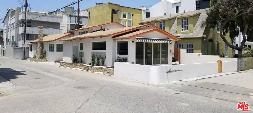 15 Quarterdeck ST, Marina Del Rey, CA 90292