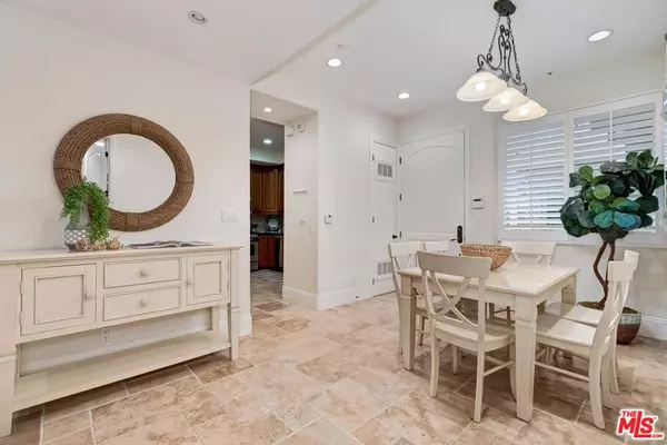 Pacific Palisades, CA 90272,16123 W SUNSET BLVD #204