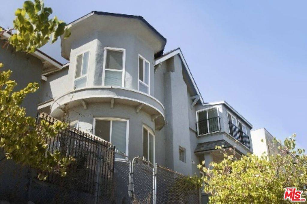 2790 W 11th ST, Los Angeles, CA 90006