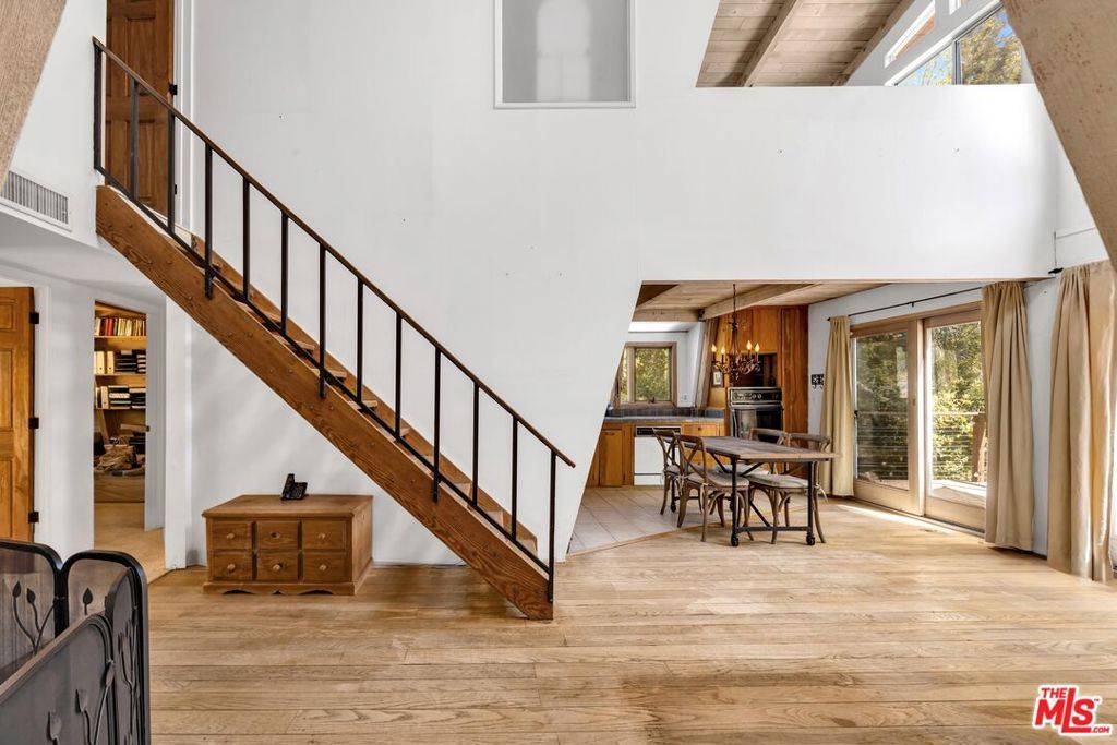 1578 Topanga Skyline DR, Topanga, CA 90290