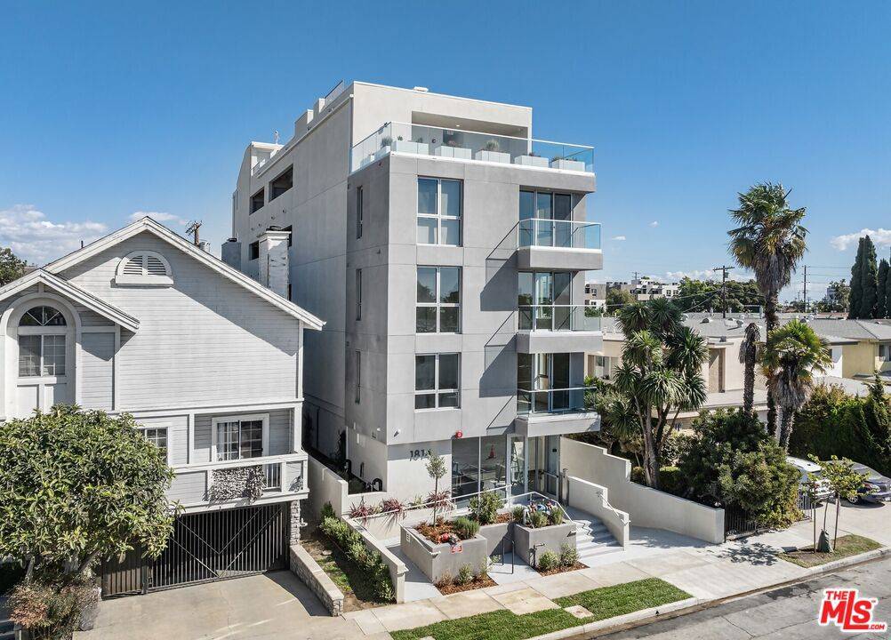 1814 Federal AVE #502, Los Angeles, CA 90025