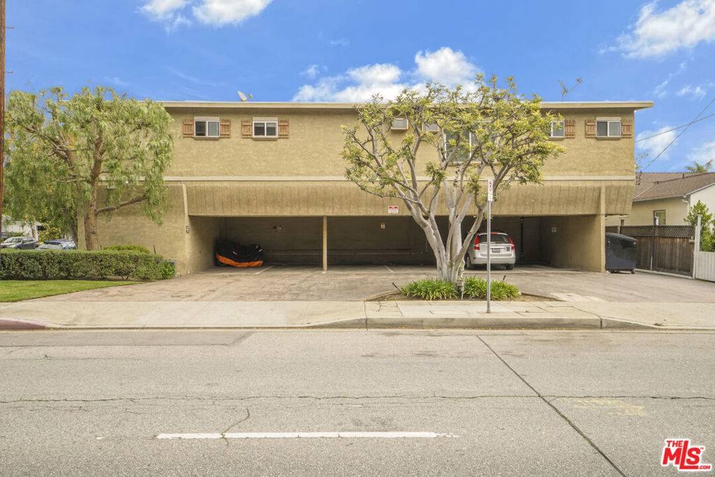 Los Angeles, CA 90064,11296 Brookhaven AVE
