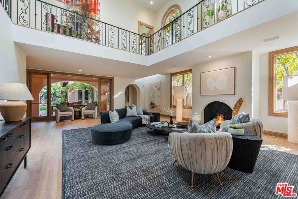 Santa Monica, CA 90402,424 Marguerita AVE