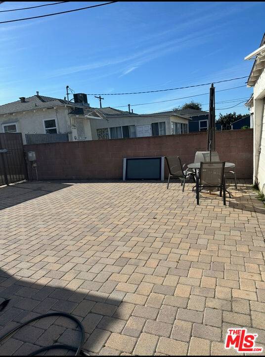 Los Angeles, CA 90047,10515 S Manhattan PL