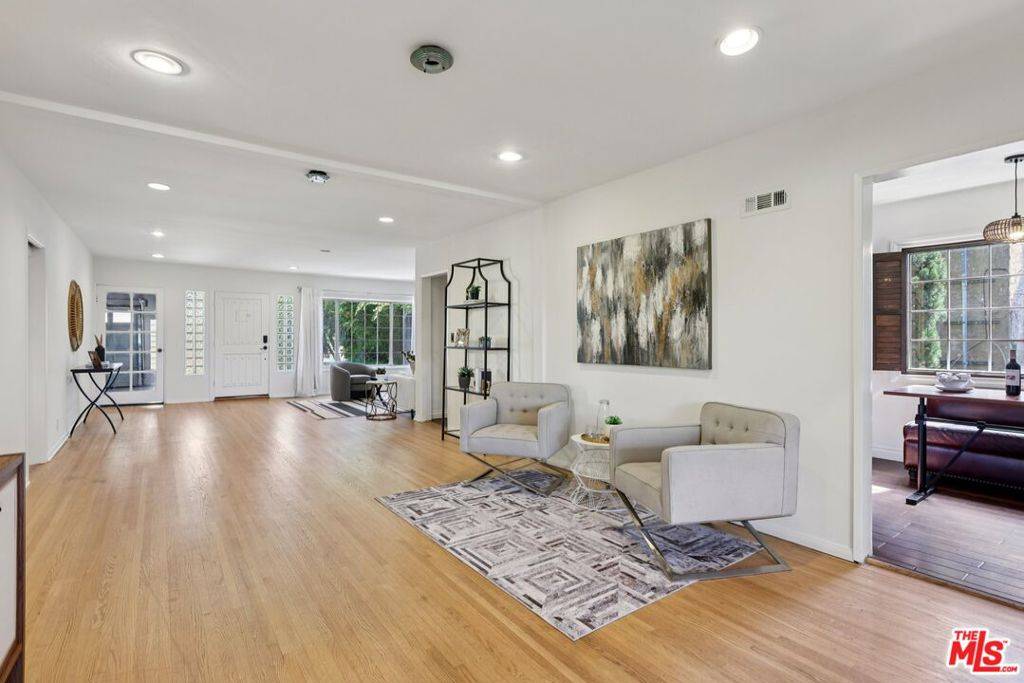 Los Angeles, CA 90065,4111 Scandia WAY