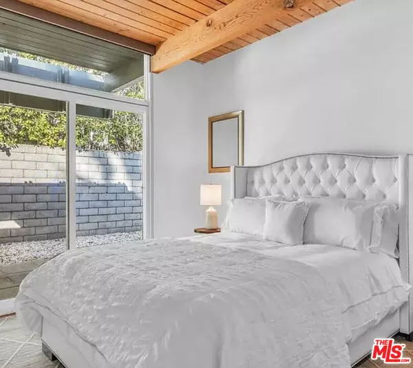 Palm Springs, CA 92262,817 N Via Monte VIS