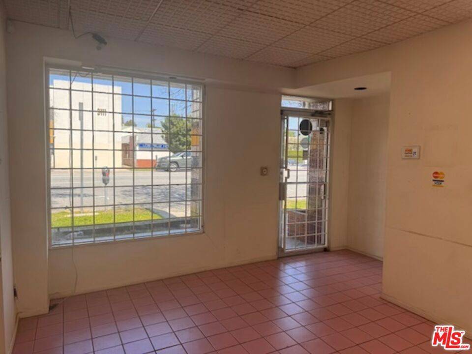 Los Angeles, CA 90039,3106 Los Feliz BLVD