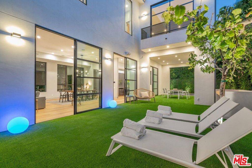 346 N KINGS RD, Los Angeles, CA 90048