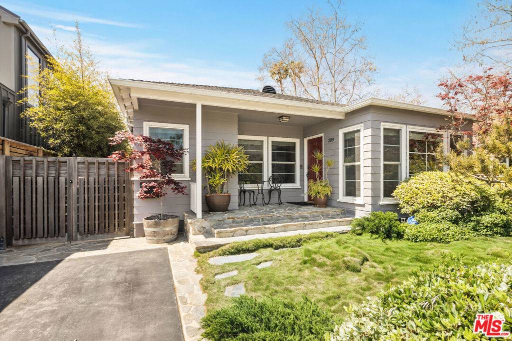209 Ruth AVE, Venice, CA 90291