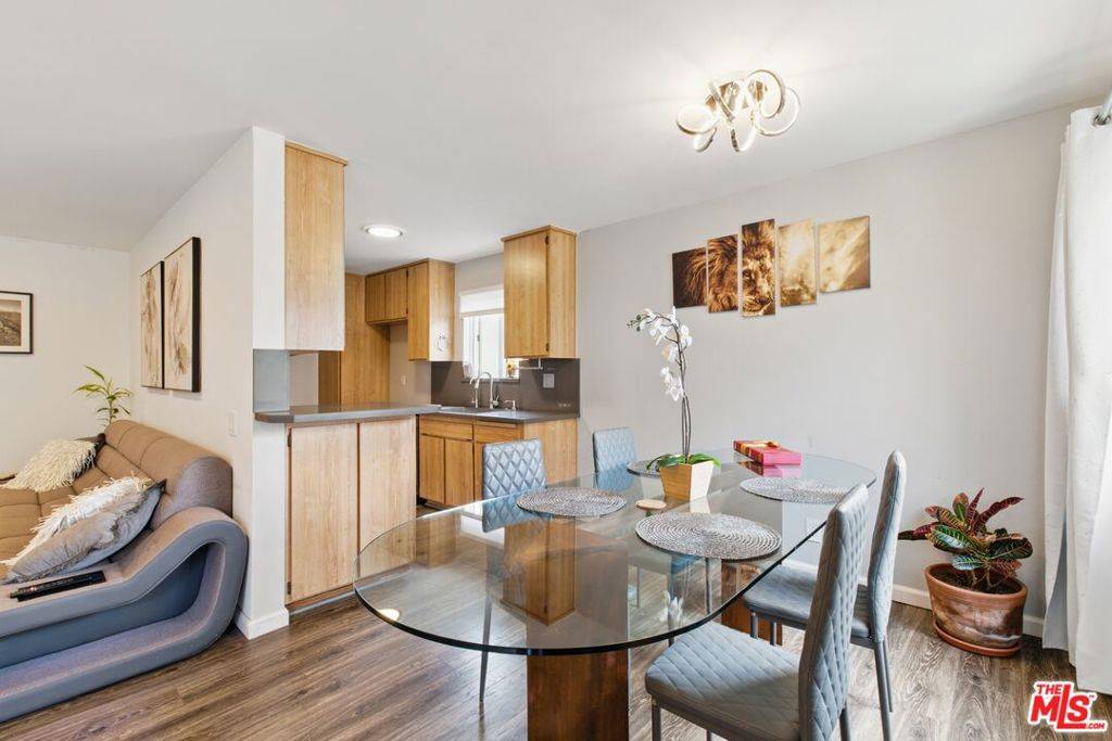 Encino, CA 91316,5400 Lindley AVE #211