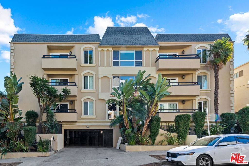 11646 Chenault ST #2, Los Angeles, CA 90049