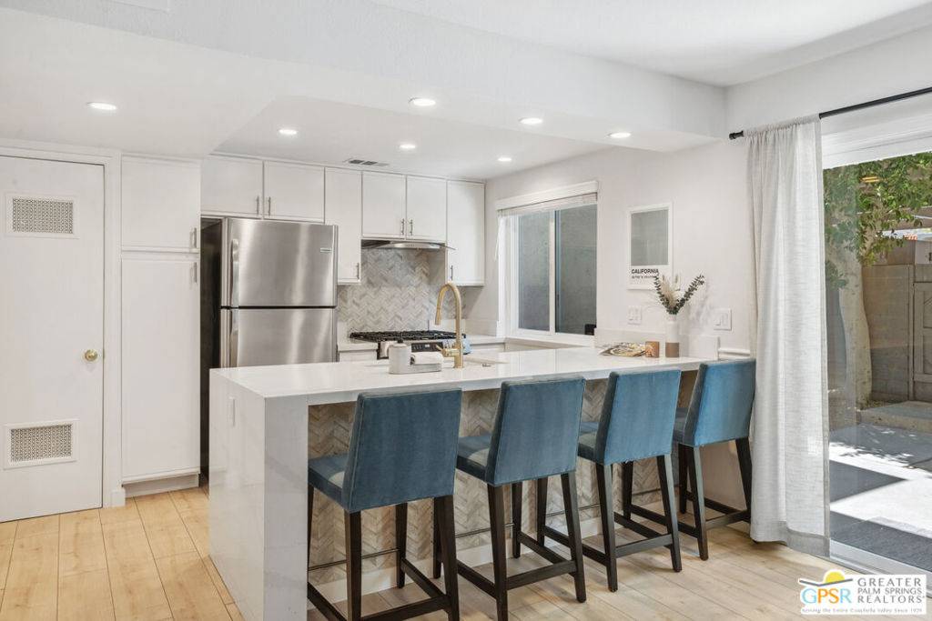 Palm Springs, CA 92262,250 E Via Escuela #F