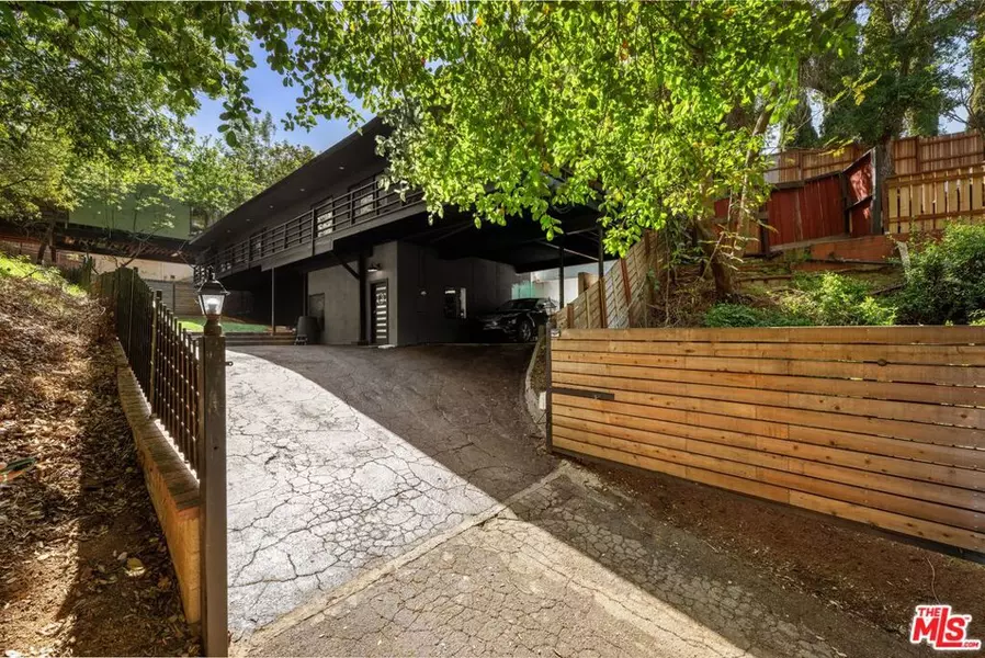 2351 N Mariscal LN, Los Angeles, CA 90046