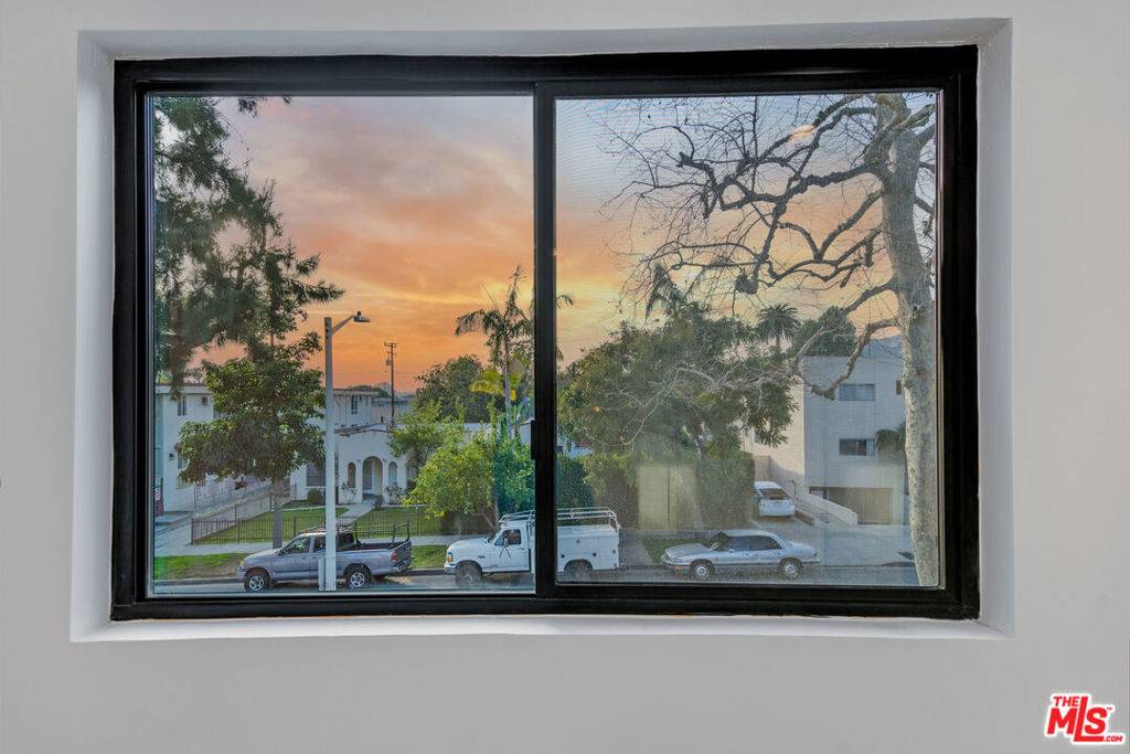 950 Havenhurst DR #4, West Hollywood, CA 90046