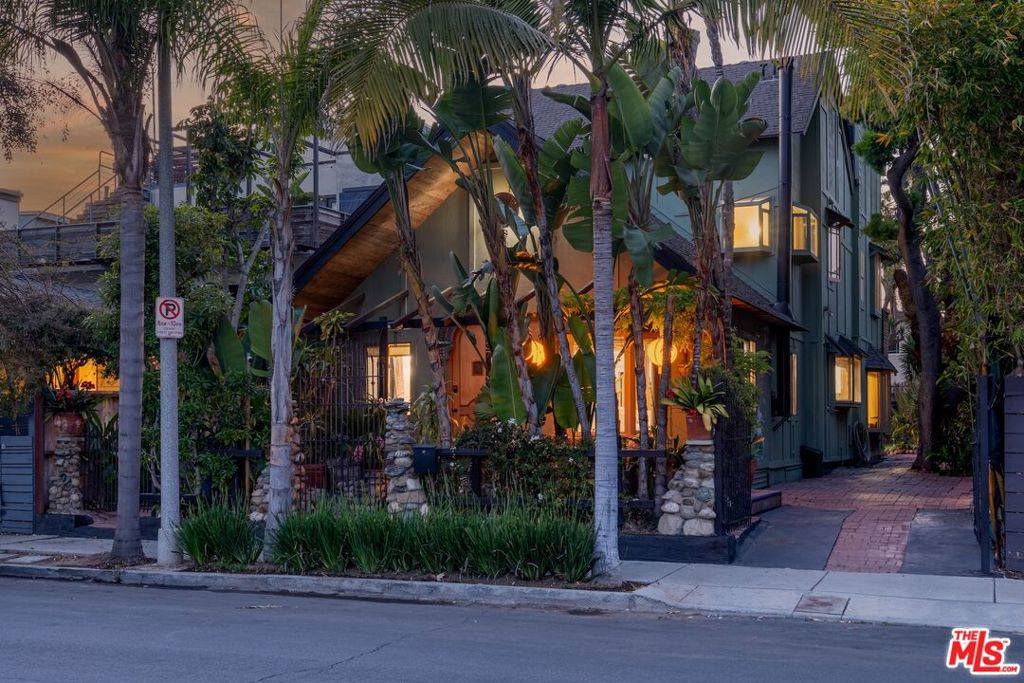 Venice, CA 90291,637 Vernon AVE