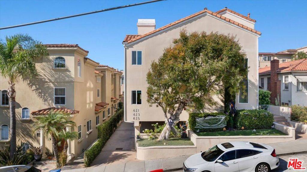625 9th ST, Hermosa Beach, CA 90254