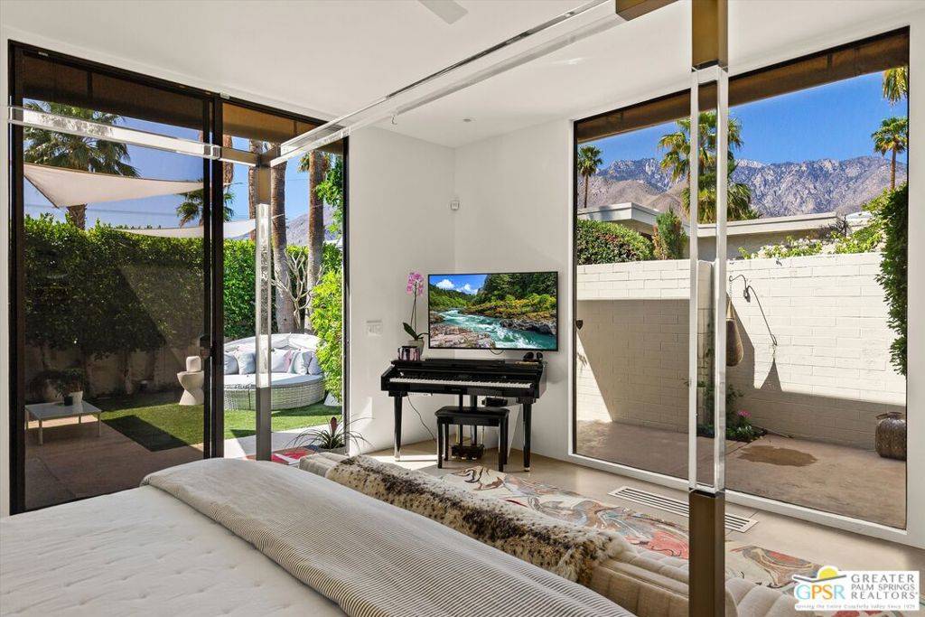 Palm Springs, CA 92262,130 W Racquet Club RD #417
