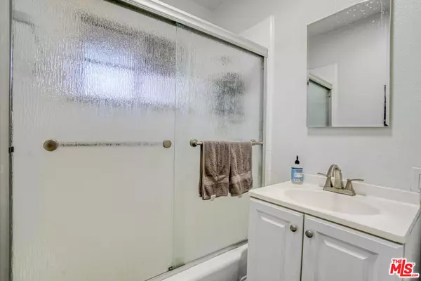 Los Angeles, CA 90019,1150 Masselin AVE