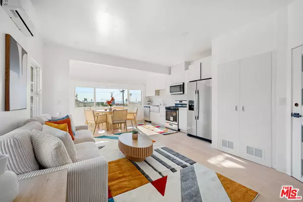 Santa Monica, CA 90402,117 W Channel RD #121