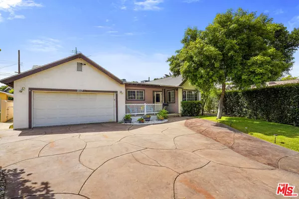 West Hills, CA 91307,7017 Vicky AVE