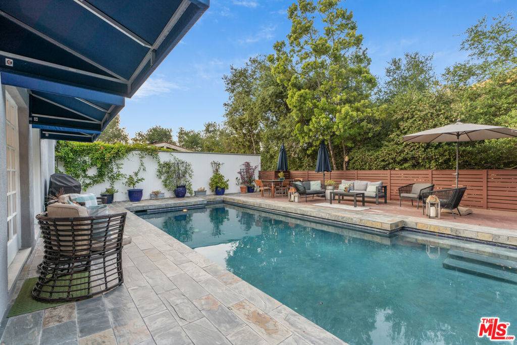 Sherman Oaks, CA 91423,3564 Summerfield DR