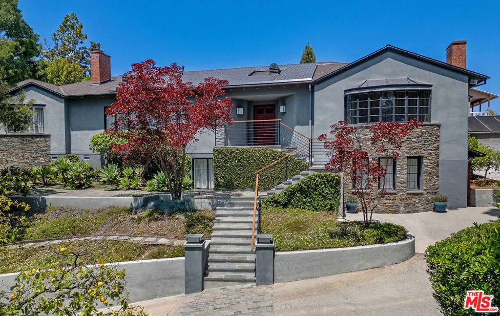 2050 N Edgemont ST, Los Angeles, CA 90027