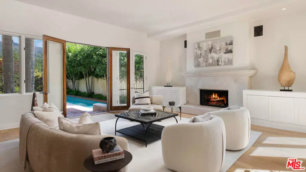 Malibu, CA 90265,23349 Malibu Colony RD #109a