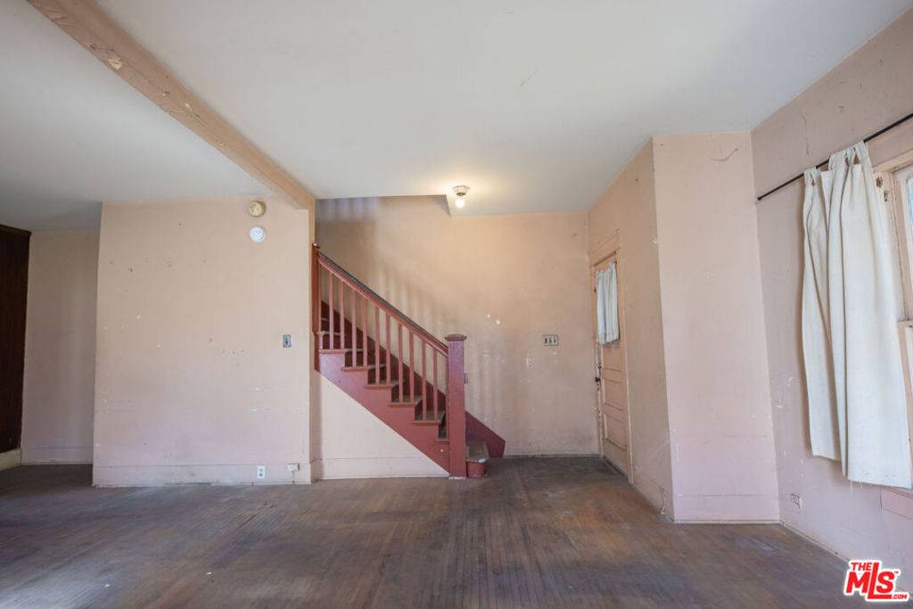 Los Angeles, CA 90006,2112 Cambridge ST