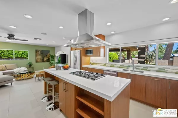 Palm Springs, CA 92264,877 E Biltmore PL