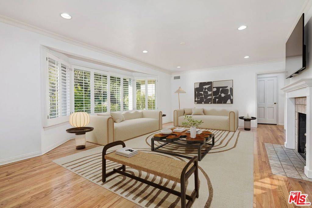 Sherman Oaks, CA 91403,3924 Woodfield DR