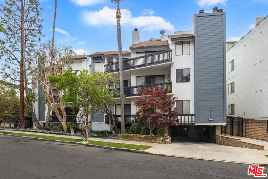 12030 Valleyheart DR #101, Studio City, CA 91604