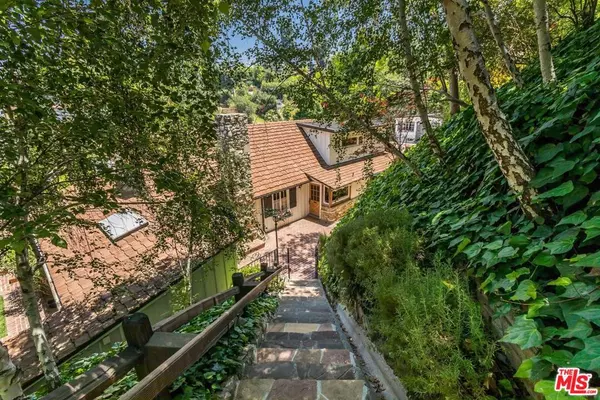 Sherman Oaks, CA 91423,3940 Davana RD