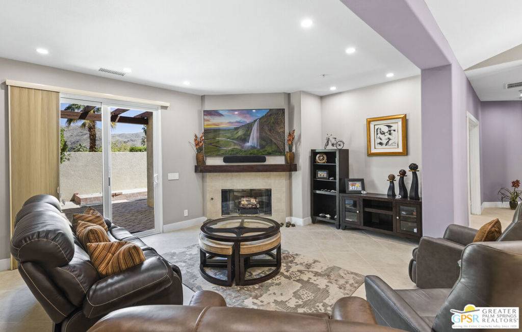 Palm Springs, CA 92264,2866 La Cadena CT