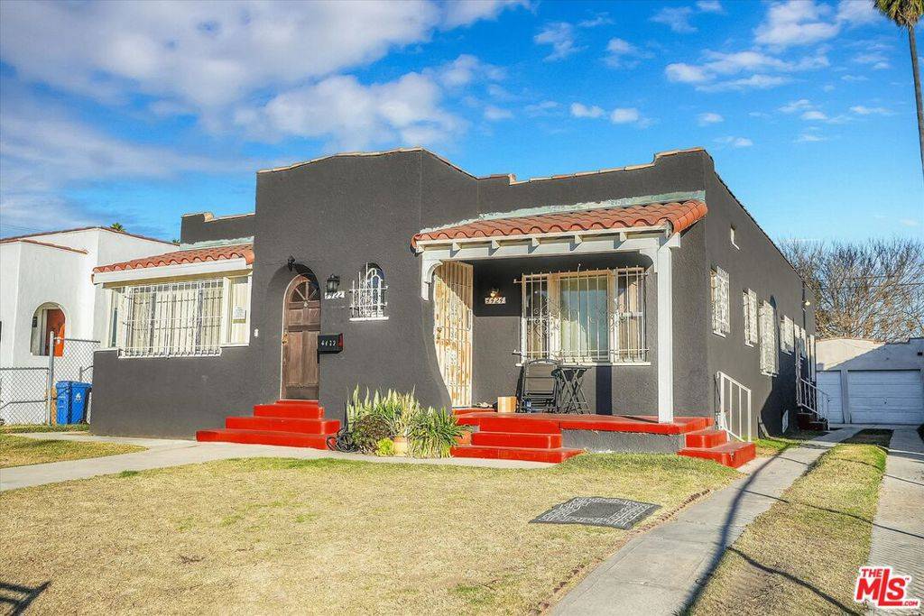 Los Angeles, CA 90043,4422 3rd AVE