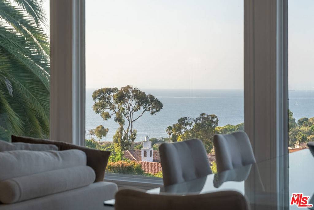 Palos Verdes Estates, CA 90274,2315 Via Pinale