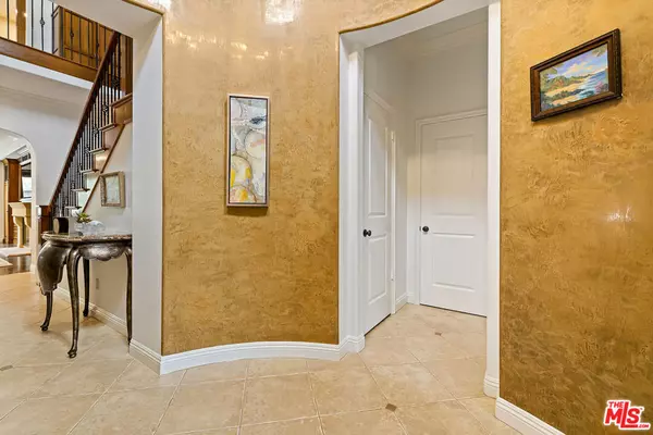 Calabasas, CA 91302,25230 Prado De Las Panteras